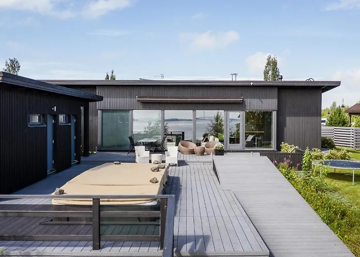 别墅 Reelinki Seafront Aava *